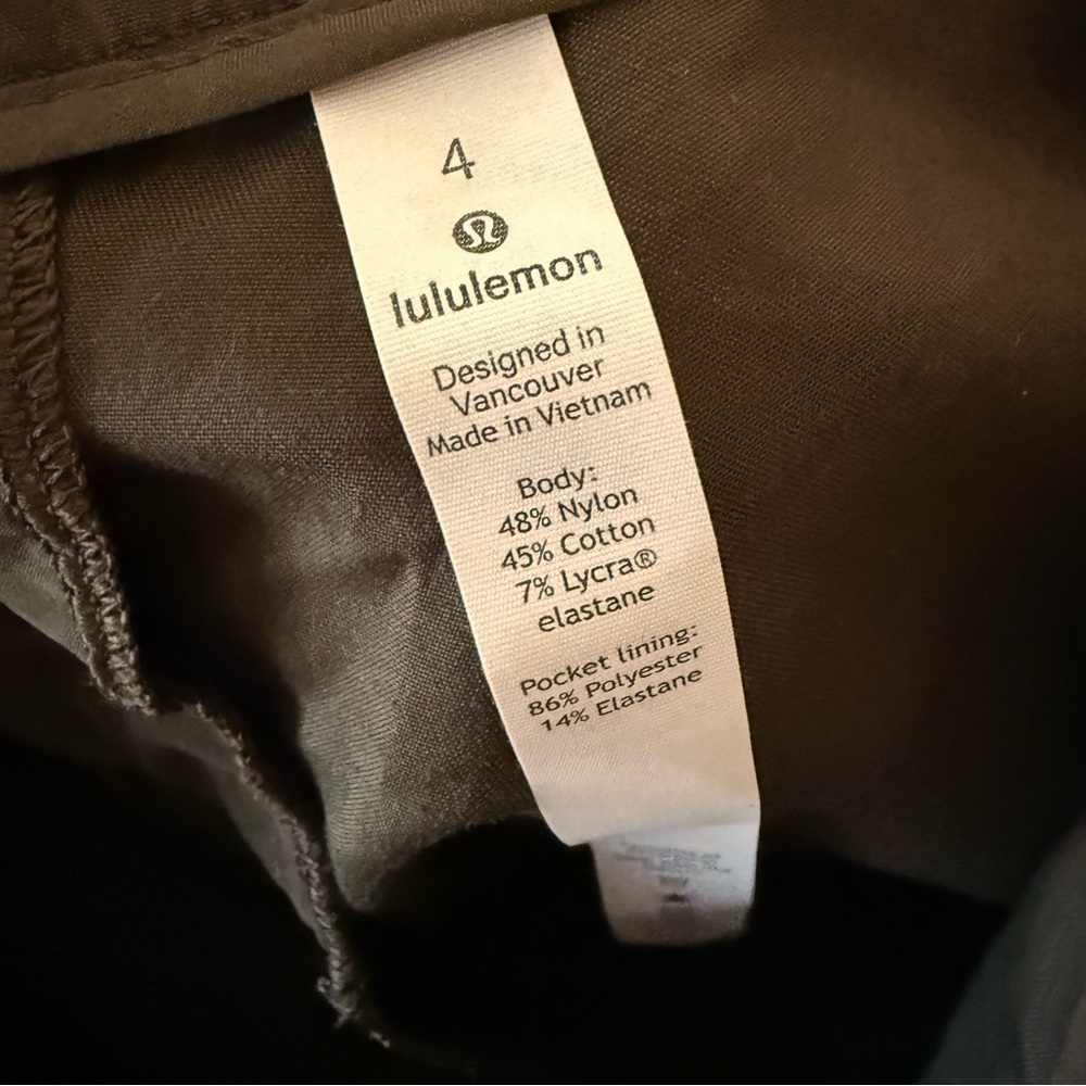 Lululemon Women's This Instant Dark Olive Green Shorts Size 4 - Picture 4 of 7